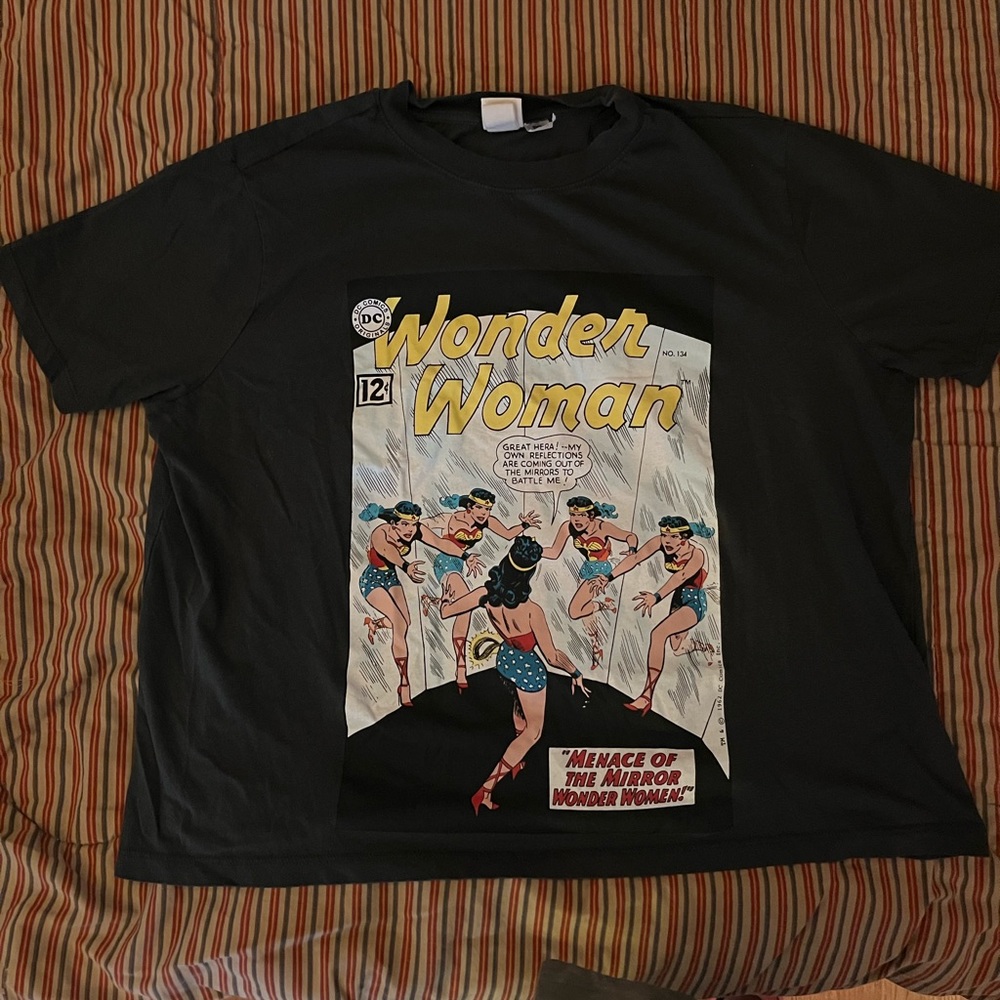 DC wonder woman short sleeve tee shirt